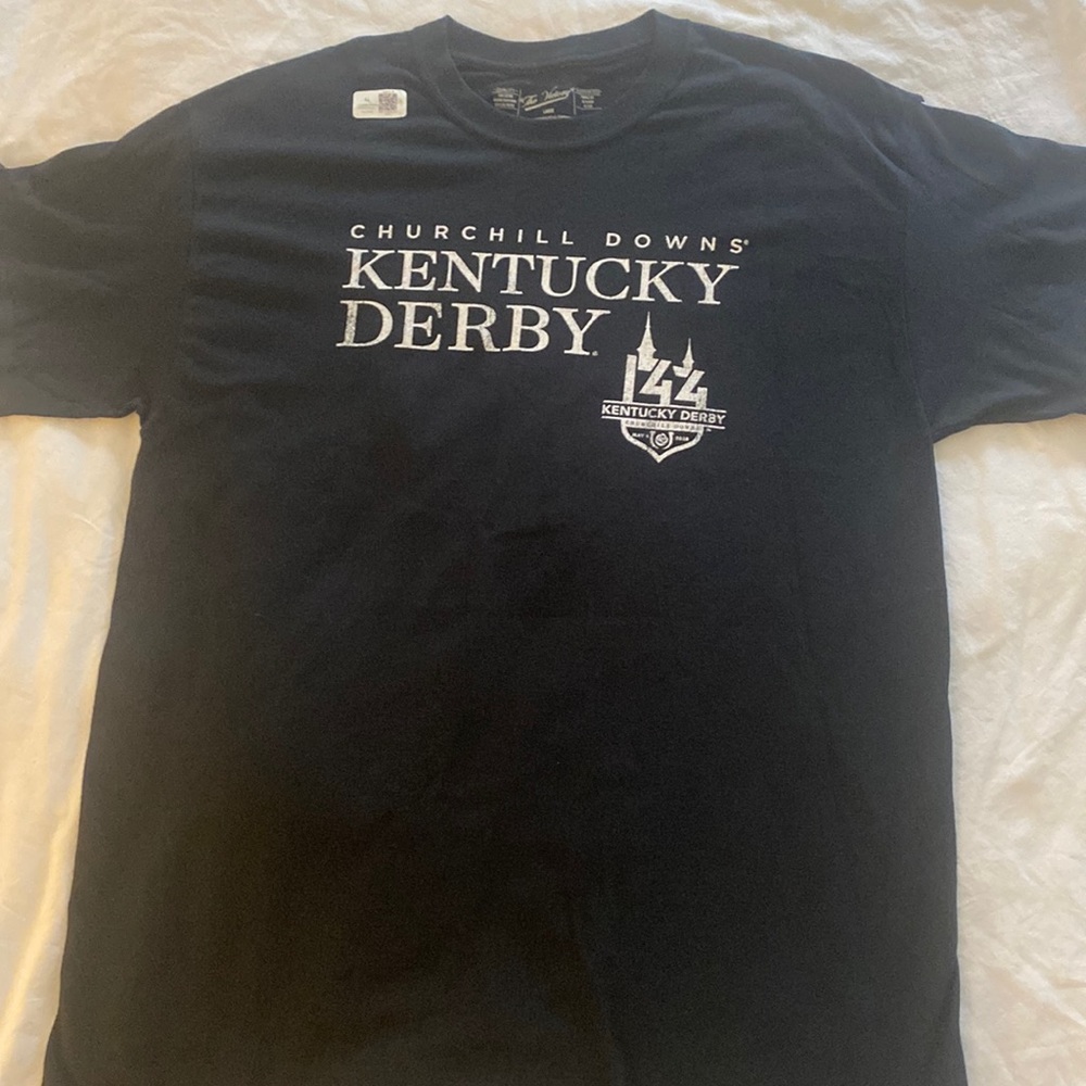 NEW 2018 144th Kentucky Derby UNISEX Shirt - Large🏇